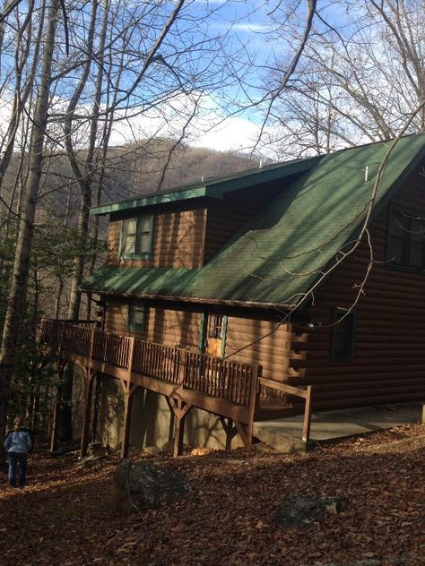 Maggie's Promise New Rental Cabin Has Parking and Air Conditioning - UPDATED 2019 - TripAdvisor - Maggie Valley Vacation Rental Maggie Valley Nc, Old Bathrooms, Maggie Valley, Wifi Internet, Getaway Cabins, Family Destinations, Valley View, Satellite Tv, Mountain Cabin