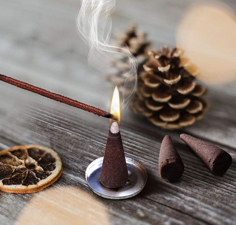 Incense Photography Ideas, Incense Photography, Living Deliciously, Serene Home, Mood Bored, Incense Cone, Business Photoshoot, Relaxation Meditation, Aroma Oil