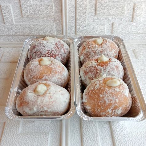 My customer eventually dragged me into this doughnut trend simply because they trust me so much and doesn't want to get it elsewhere🥰💃 And guess what, I am loving it and doesn't want to stop again🤣 Oya, come and buy milky doughnut, taste so yummy and fluffy🤤 Box of 3: ₦3500 Box of 6: ₦7000 Pre-order notice: 24hrs To place an order, kindly send us a DM. #milkydoughnutsinabuja #doughnuttrend #lugbebusinessowners #milkydoughnutinlugbe Milky Doughnut, Event Poster Design, Place An Order, I Am Loving, So Yummy, Food Photo, Trust Me, Pre Order, Get It