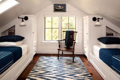 Small Attic Bedroom, Attic Makeover, Attic Bedroom Designs, Attic Playroom, Attic Loft, Bunk Rooms, Small Attic, Bedroom Layout, Attic Bathroom