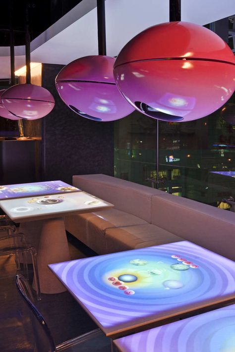 Interactive Restaurant Design, Quick Service Restaurant Design, Interactive Restaurant, Futuristic Restaurant, Digital Restaurant, Parametric Furniture, Rosenborg Castle, Bar Counter Design, Digital Retail