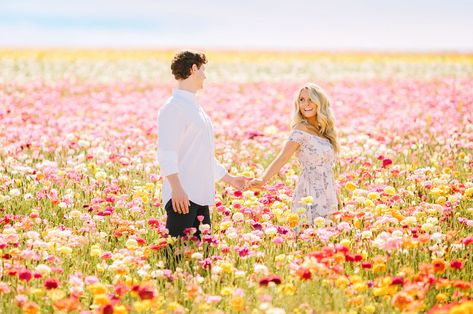 This Couple Captured Their Engagement Photos in a Flower Field of Ranunculus! - Green Wedding Shoes Outfit Recipes, Field Engagement Photos, Interior Layout, Nails Outfit, Flower Photoshoot, Field Of Flowers, Engagement Photos Fall, Ceremony Decor, Engagement Photo Poses