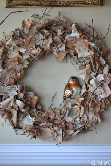 Birch Projects, Birch Bark Crafts Diy, Branch Projects, Birch Crafts, Tree Bark Crafts, Birch Wood Crafts, Birch Wreath, Bark Idea, Bark Crafts