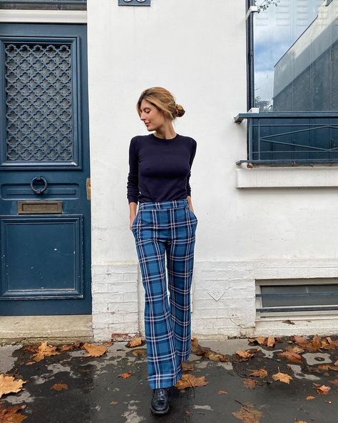 Blue Plaid Pants Outfit, Plaid Pant Outfits, Check Pants Outfit, Blue Monochromatic Outfit, Scorpio 2023, Blue Trousers Outfit, Outfit Semiformal, Estilo Pinterest, Blue Plaid Pants