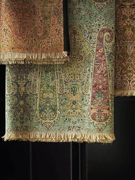 Eye For Design: Decorating With Paisley Himroo Fabrics, Paisley Rug, Paisley Shawl, Paisley Fabric, Eid Ul Adha, Ancient Designs, Indian Textiles, Indian Decor, Antique Textiles