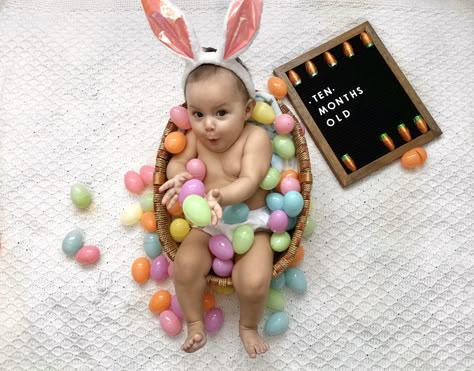 Easter Maternity Photoshoot, April Baby Photoshoot Ideas, Easter Diy Photoshoot, Diy Easter Pictures, At Home Easter Photoshoot, 4 Month Old Easter Pictures, April Baby Photoshoot, April Milestone Pictures, 10 Months Photoshoot Ideas