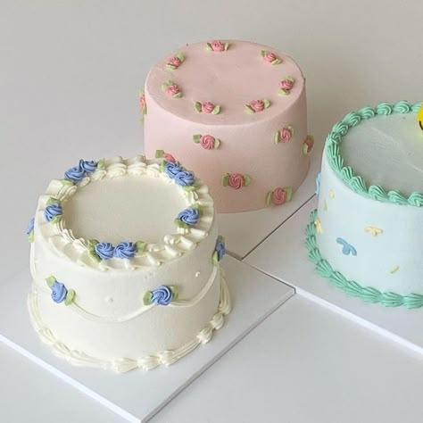 Korean Cake, Small Cakes, Mini Cakes Birthday, Cute Baking, Tasty Baking, Pretty Birthday Cakes, Cute Birthday Cakes, Decorated Cakes, Just Cakes