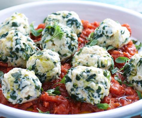 These spinach and ricotta dumplings are so easy to make and can be served as an elegant dish for guests, or a hearty weeknight meal. Spinach And Ricotta Dumplings, Silverbeet Soup, Soups Slow Cooker, Ricotta Dumplings, Recipes To Make For Dinner, Potatoes Dauphinoise, Spinach And Ricotta, Slow Cooker Meals, Ricotta Recipes