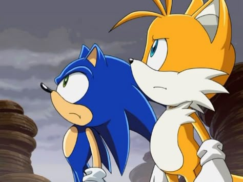 Look at Tails! He's so cute! Tails Sonic The Hedgehog, Tails Sonic, Sonic Satam, Sonic And Tails, Sonic Sonic, Sonic X, Sonic Heroes, Sonic Characters, Sonic And Amy