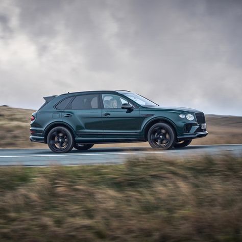 2022 Bentley Bentayga V8 S Bentley Bentayga, Bentley, Suv, Garage, Cars