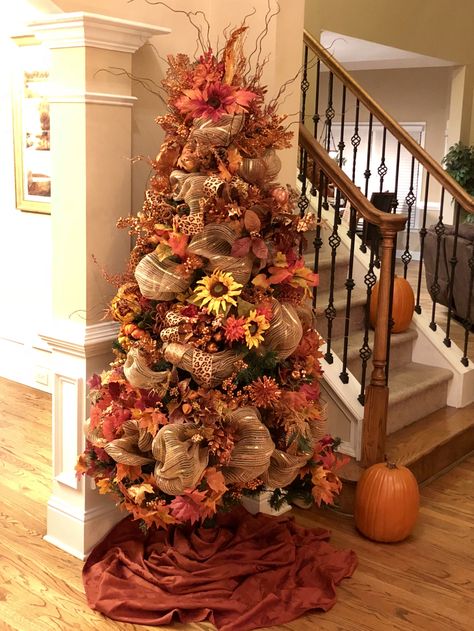 Fall Tree Decorations, Painting Ideas Home, Fall Christmas Tree, Decorating Pumpkins, Pumpkins Decor, Thanksgiving Tree, Pumpkin Painting Ideas, Pumpkin Carving Ideas, Fall Table Centerpieces