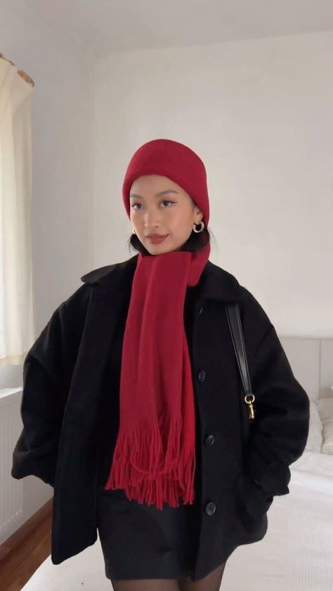 YES or NO? ib scarf queen @claudyamoreira 🤍 | Instagram Red Head Scarf Outfit, Red Head Scarf, Head Scarf Outfit, Scarf Outfit, November 23, Yes Or No, Red Head, Red Scarves, Signature Look