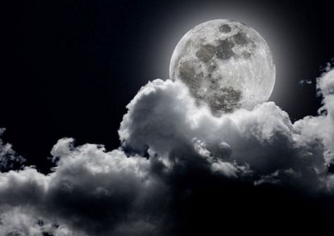 Full Moon Photos, Cloudy Nights, Cloud Tattoo, Shoot The Moon, Moon Clouds, Moon Poster, Moon Pictures, Cloud Drawing, Space Poster