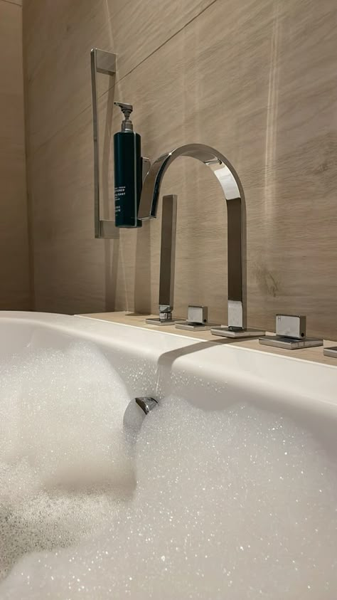 Perjalanan Kota, Girly Bathroom, Chestnut Springs, Bath Aesthetic, Elsie Silver, Silver Aesthetic, Dubai Aesthetic, Beach At Night, Hotel Room Design