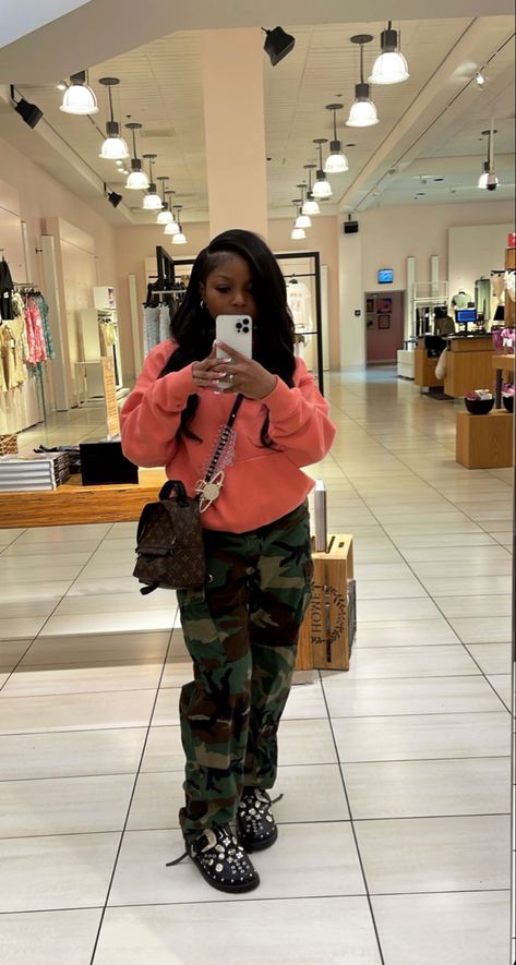 Dress Up Outfits Black Women, Fall Camouflage Parachute Pants With Cargo Pockets, How To Style Camo Pants Black Women, Camo Pants Outfit Black Women, Blue And Yellow Outfit, Military Blue 4s Outfit, Camoflouge Outfit Black Women, Lori Harvey Camo Pants, Fly Outfit