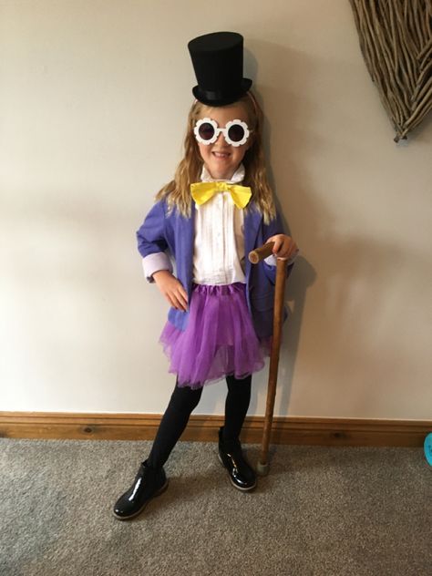 Girls World Book Day Costumes, Willy Wonka Outfit Ideas, Charlie And The Chocolate Factory Costume, Willy Wonka Fancy Dress, Roald Dahl Dress Up, Wonka Outfit, Bookweek Costumes, Roald Dahl Costumes, Roald Dahl Fancy Dress