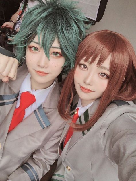 Anime Couple Cosplays, Couple Cosplay Anime, Ochako Uraraka Cosplay, Ochako Cosplay, Female Cosplay Ideas, Izuku Midoriya Cosplay, Uraraka Cosplay, Bnha Cosplay, Deku Cosplay