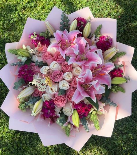 Cut Flower Bouquet, Pretty Flowers Pictures, Pink Flower Bouquet, Birthday Flowers Bouquet, Luxury Flower Bouquets, Zinnia Flowers, Creative Flower Arrangements, Flower Gift Ideas, Flowers Bouquet Gift