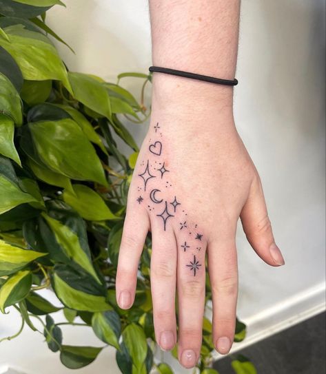 Girly Hand Tattoos, Hand Palm Tattoos, Impulsive Decisions, Unique Hand Tattoos, Simple Hand Tattoos, Tato Henna, Hand Tattoos For Girls, Hand And Finger Tattoos, Cute Hand Tattoos