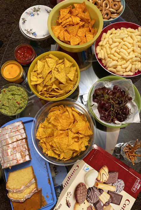 Snacks Aesthetic Night, Birthday Snacks, Birthday Party Snacks, Movie Night Snacks, Diwali Party, Indian Snacks, Bday Ideas, Night Aesthetic, Party Snacks