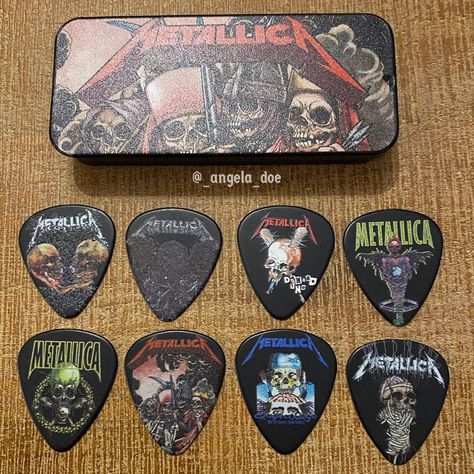 𝕬𝖓𝖌𝖊𝖑𝖆 𝕯𝖔𝖊 on Instagram: “Got mail from 🇺🇸 again ❤️ . . Inside were these beautiful #metallica picks in a can, a Metallica mask and .... the most beautiful Metallica…” Cool Guitar Picks, 80’s Aesthetic, Rock Band Posters, Grad Cap, Guitar Picks, Band Posters, Cool Guitar, Graduation Cap, Guitar Pick