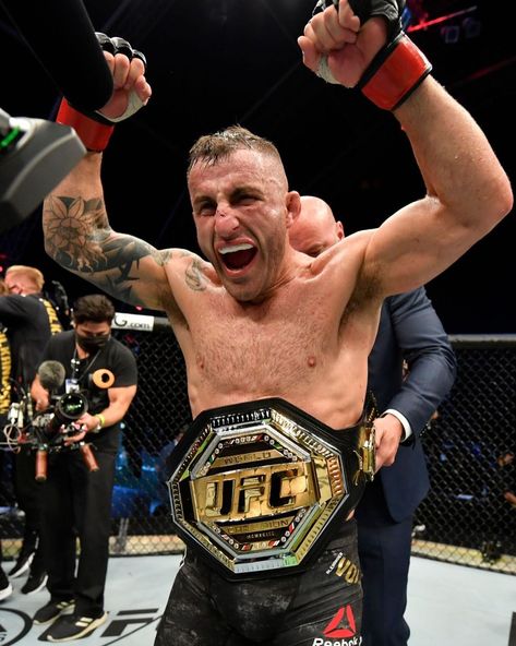 Alexander Volkanovski Wallpaper, Volkanovski Wallpaper, Alex Volkanovski, Bruce Buffer, Cold Photos, Alexander Volkanovski, Barcelona Coach, Vision 2024, Thai Boxing