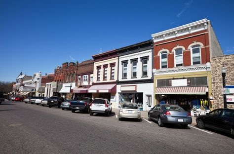 Baraboo Wisconsin, Ocean Resort, Small Town America, Midwest Travel, Famous Places, Architectural Features, Feature Film, Small Town, Weekend Getaways