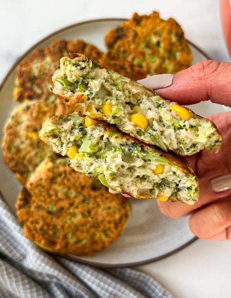 Broccoli and Chicken Fritters - WINNIESBALANCE Broccoli Chicken Fritters, Rice Fritters, Broccoli And Chicken, Chicken Fritters, Quick Protein, Chicken Broccoli Rice, Chicken And Veggies, Broccoli Rice, Steamed Broccoli