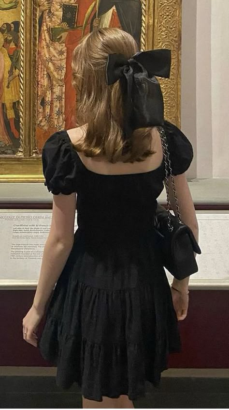 Black Dress, Black