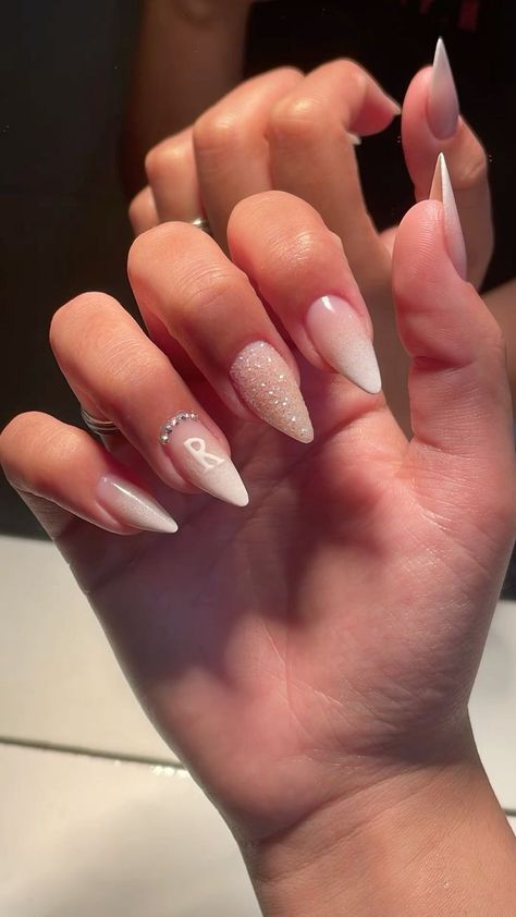 Simple Fall Nails, Nude Nail Designs, Glow Nails, Nail Designs Glitter, Creative Nails, Nail Decorations, Gorgeous Nails, Stiletto Nails, Nude Nails