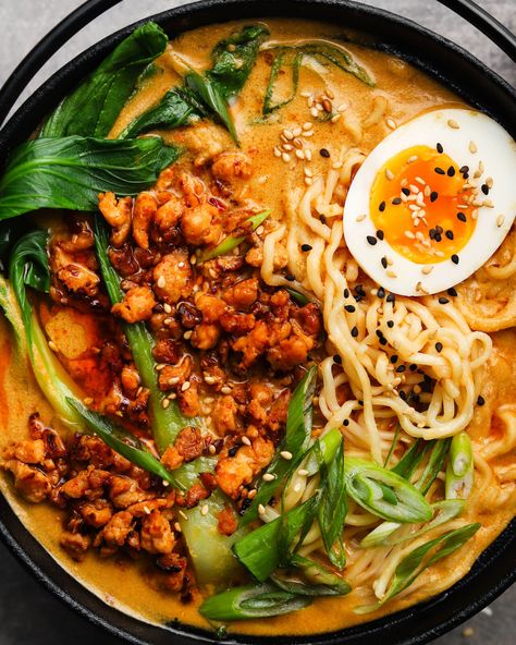 Japanese Ramen Chicken, 4 Bean Chili Recipe, Japanese Curry Ramen, Ramen Noodle Recipes Chicken, Chicken Ramen Recipes, Tantanmen Ramen Recipe, Chili Recipe Vegan, Thai Ramen, Tantanmen Ramen