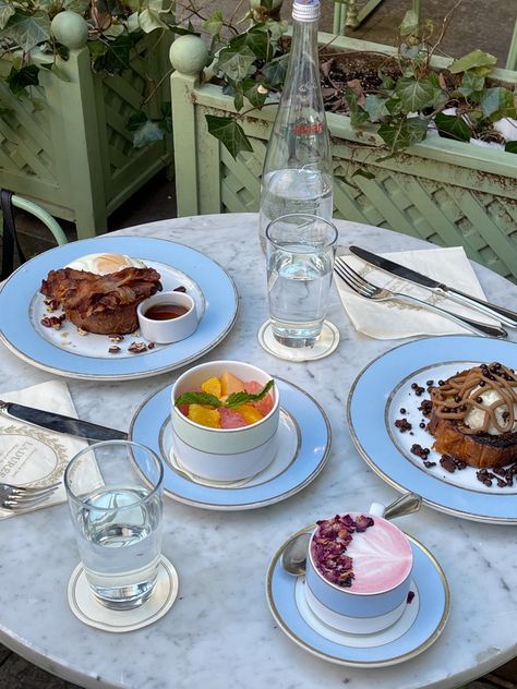 #laduree #nyc #brunch #breakfast #aesthetic #food Laduree Nyc, Nyc Breakfast, Cafe Nyc, Breakfast Aesthetic, Nyc Aesthetic, Aesthetic Food, Spring Break, Breakfast Recipes, French Toast