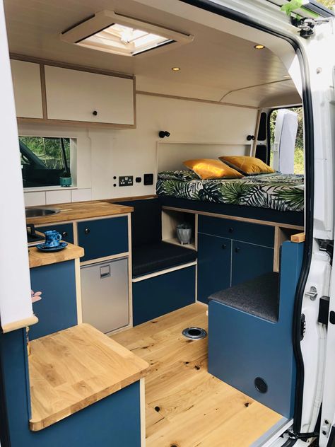 Peugeot Boxer Camper van for sale: Peugeot Boxer MWB high roof (L3 H2) 3 Berth Camper Van Euro6 ULEZ Compliant only 34k miles. Absolutely … Read more Stunning Bespoke 3 Berth 2017 Peugeot Boxer MWB (L3H2) Euro 6 ULEZ Camper Van Quirky Campers, Caravan Interior, Build A Camper Van, Build A Camper, Van Life Diy, Small Campers, Campervan Interior, Camper Van Conversion, Van Interior