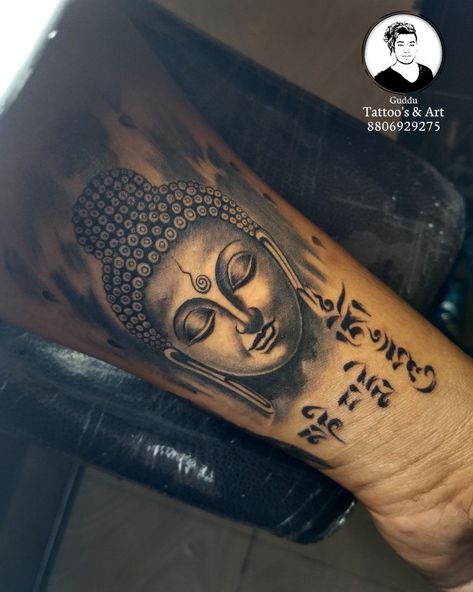 Unique Buddha Tattoo, Budda Tattoo Men, Buddha Tattoo For Men, Buddha Tattoo Designs Men Arm, Buddha Tattoo Design Men, Bhudha Tattoo Designs, Buddha Hand Tattoo, Buddism Tattoo Ideas, Buddha Tattoo Design Ideas