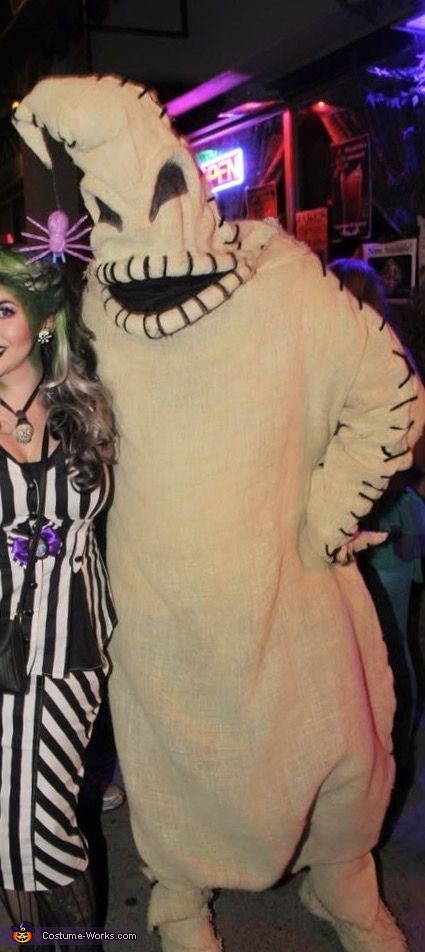 Oogie Boogie - 2016 Halloween Costume Contest Boogie Man Costume, Tim Burton Decor, Tim Burton Costumes, Adult Costumes Diy, Oogie Boogie Costume, Diy Costumes Men, Gamer Cosplay, Boogie Man, Film Character