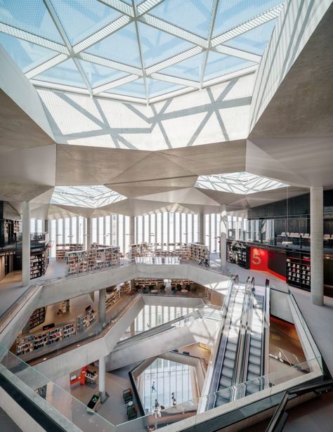 Atelier Oslo and Lundhagem unveil Oslo's "huge but intimate" central library. Oslo Opera House, Future Library, Library Architecture, Modern Library, Central Library, Design Library, Library Design, Building Structure, Architectural Digest