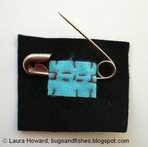 Bugs and Fishes by Lupin: How To: design and make a felt brooch Fiber Art Jewelry, Animals Flowers, Fabric Brooch, Brooch Diy, Felt Craft, Felt Embroidery, Felt Jewelry, Felt Brooch, Textile Jewelry