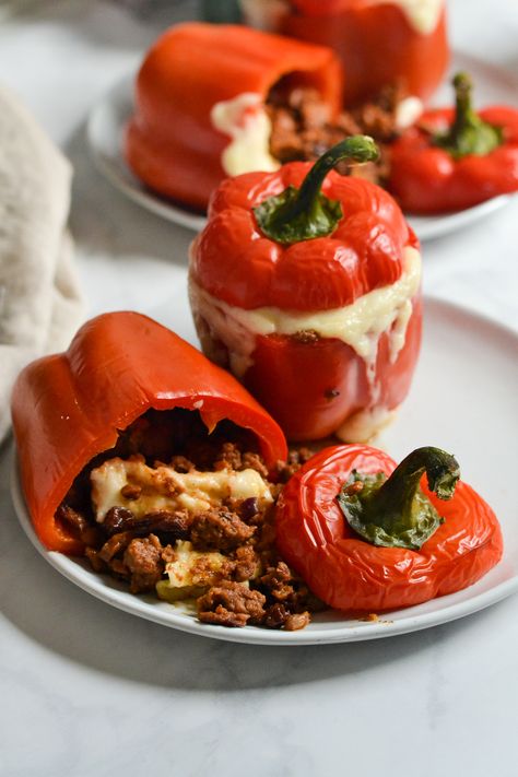 Peruvian Stuffed Peppers, Peru Food, Peruvian Food, Side Dishes For Peruvian Chicken, Rocoto Sauce Peruvian, Peruvian Food Photography, Roasted Peruvian Chicken, Salvadorian Food, Peruvian Restaurant