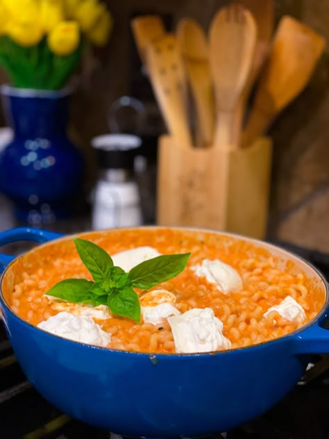 Creamy Burrata Pasta Buratta Recipe, Burrata Pasta, Easy Comfort Food, Italian Dishes, How To Cook Pasta, I Love Food, The Rose, Pasta Dishes, Easy Dinner Recipes