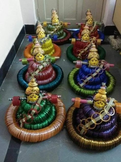 Godess Decoration Ideas, Gowri Decoration Ideas, Valaikappu Bangles, Bale Shastra Decoration, Goddess Decor Ideas, Devi Decoration Ideas, Bangle Decoration Ideas, Sreemantham Plate Decoration, Seemantham Plate Decoration Ideas