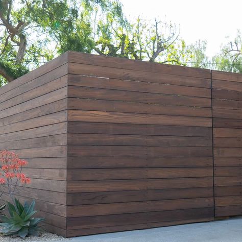 Modern Horizontal Fence, Horizontal Wood Fence, Modern Wood Fence, Stone Garden Paths, Large Backyard Landscaping, Shea Homes, Gravel Landscaping, House Fence Design, Stone Landscaping