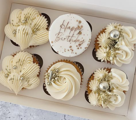 White And Gold Cupcakes Birthdays, Cupcake Aesthetic Pastel, Cream And Gold Cupcakes, Happy Birthday Cupcakes Ideas For Women, Nikkah Cupcakes, 60th Birthday Cupcakes For Ladies, Aesthetic Birthday Cupcakes, Happy Birthday Cupcakes For Men, Gold Birthday Cupcakes