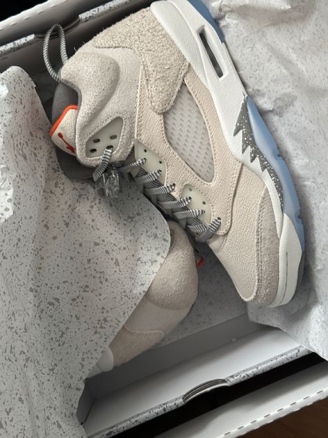 Jordan 5 Craft Outfit, Jordan 5 Craft, Jordan 5s, Shoes Game, Shoe Pics, Pretty Sneakers, Best Basketball Shoes, Trendy Shoes Sneakers, Jordan Shoes Retro