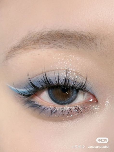 Blue Butterfly Eyeshadow, Blue And White Eyeshadow Looks, Blue And White Makeup Looks, Frozen Makeup Look, Light Blue Quince Makeup, Quinceanera Makeup, Freckles Makeup, Butterfly Themed Birthday Party, Prom Colors