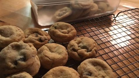 This soft cookie melts in your mouth. It's easy and quick to make too. Puff Cookies, Old Fashioned Fudge, Puff Recipe, Soft Cookie, Order Food, Shortening, Melt In Your Mouth, Sweets Desserts, 2 Eggs