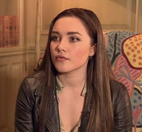 Florence Pugh Brown Hair, Florence Pugh Brunette, Florence Pugh Dark Hair, Florence Pugh Smile, Flo Pugh, Fav Celebrities, Pew Pew, Florence Pugh, Marvel Women