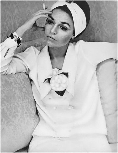 Actress Anne Bancroft is wearing an elegant white crêpe bl… | Flickr Ann Bancroft, Bob Richardson, 60’s Fashion, Anne Bancroft, French Vogue, Linda Ronstadt, Vintage Suits, Van Heusen, Harper's Bazaar