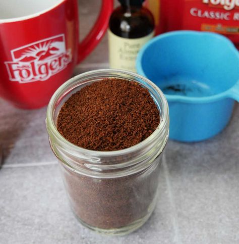 How to Make Homemade Flavored Coffee Diy Instant Coffee Powder, Diy Coffee Flavoring, Flavored Instant Coffee Mixes, French Vanilla Cappuccino Mix Recipe, Diy Flavored Coffee, Homemade Powdered Coffee Creamer, Canning Coffee, Ground Coffee Recipes, Candy Dips