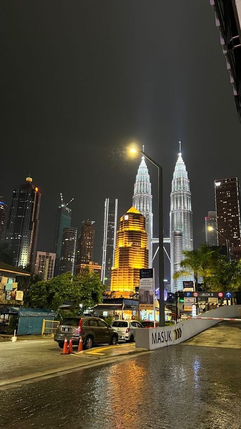 Travel Aesthetic Malaysia, Malaysia Aesthetic Wallpaper, Malaysia Night View, Malaysia Pictures, Kl Aesthetic, Kuala Lumpur Malaysia Aesthetic, Aesthetic Malaysia, Twin Towers Malaysia, Malaysia Wallpaper