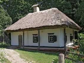 Russian Farmhouse Traditional Houses, Gazebo, Ukraine, Shed, Outdoor Structures, Farmhouse, Cabin, House Styles, Home Decor